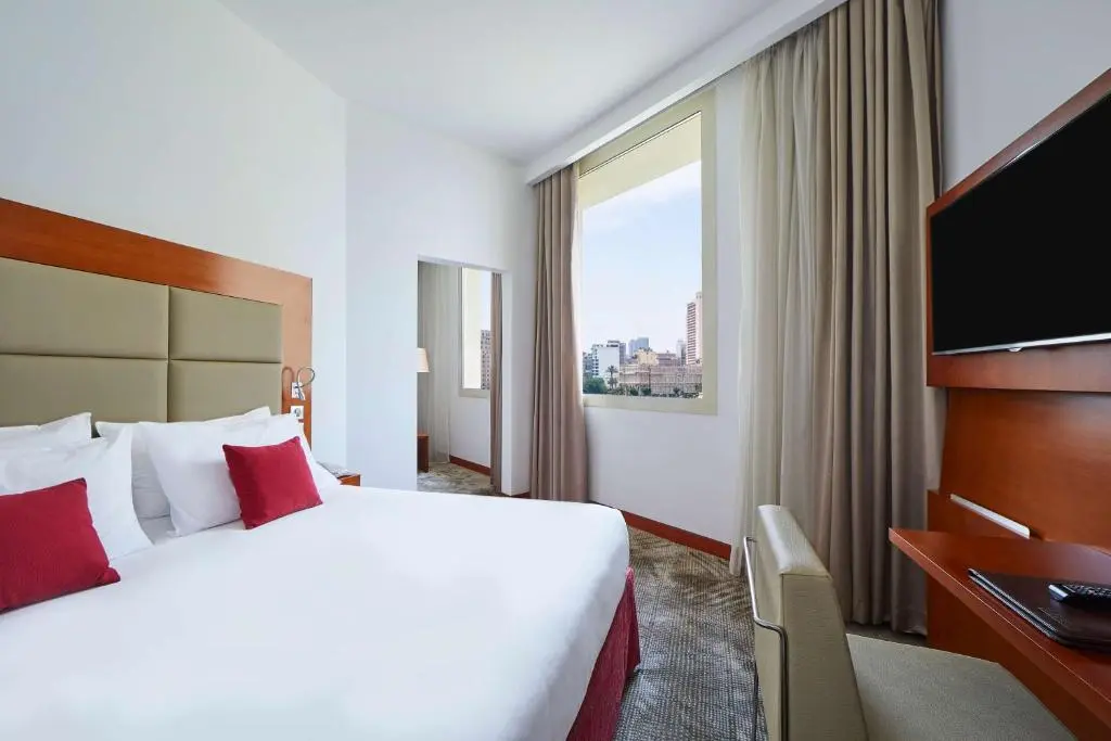 Deluxe Queen Room