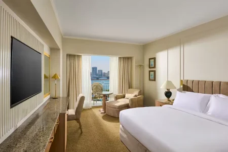 Deluxe One-Bedroom King Suite – Nile View