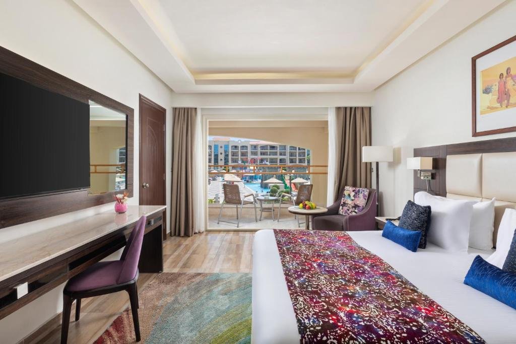 Double Standrad pool view pick Albatros white beach resort Egyptian rates