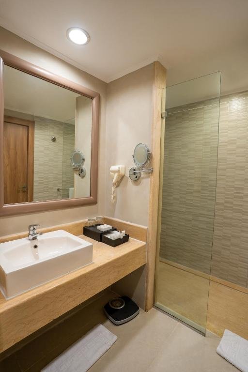 Serenity Alma Heights – Deluxe Room