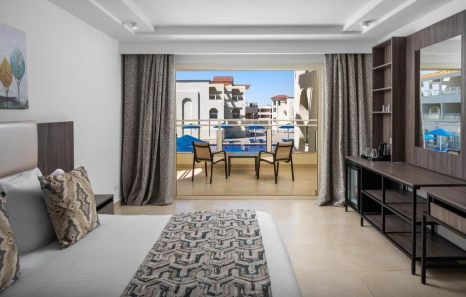 Double Deluxe Pool	Albatros Makadi Resort Hurghada
