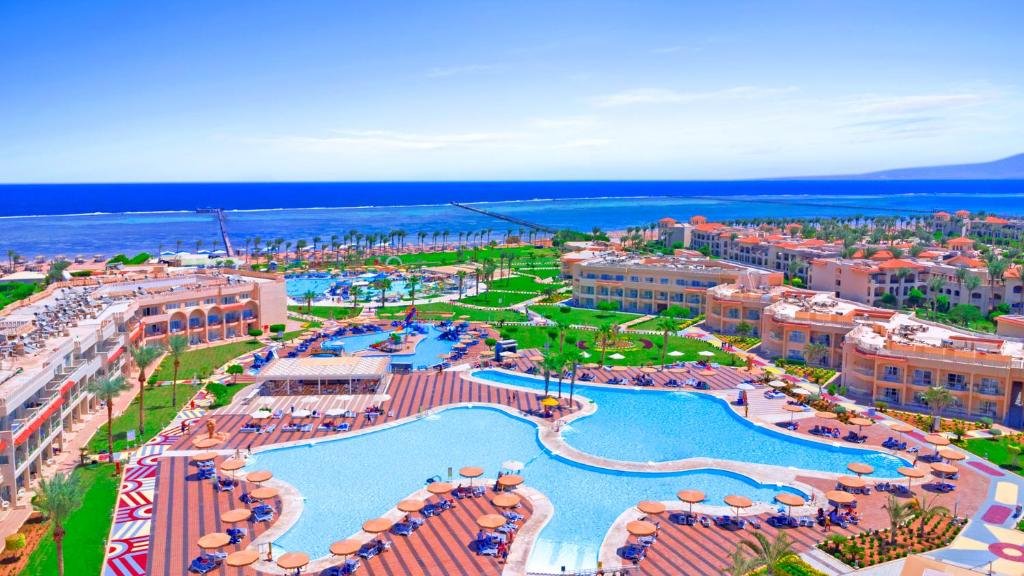 Deluxe Room – Sea View | Pickalbatros Royal Moderna Resort Sharm el Sheihk