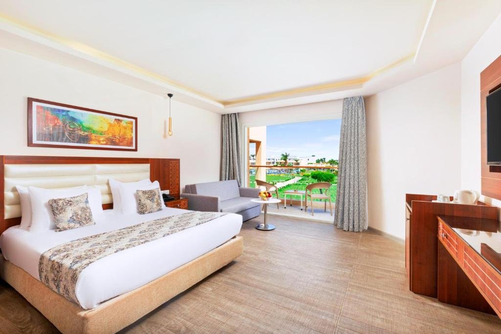 Deluxe Room – Sea View | Pickalbatros Royal Moderna Resort Sharm el Sheihk