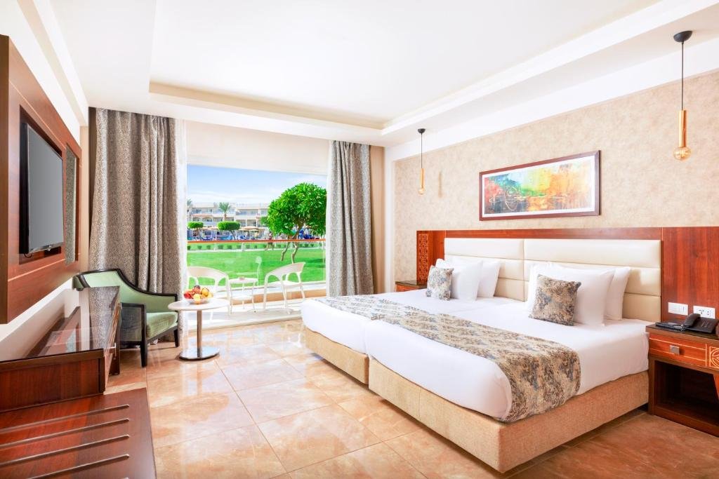 Deluxe Room – Garden View | Pickalbatros Royal Moderna Resort