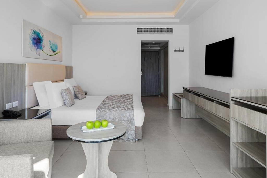 Deluxe Pool View Room | Pickalbatros Palace Resort Sharm El Sheikh