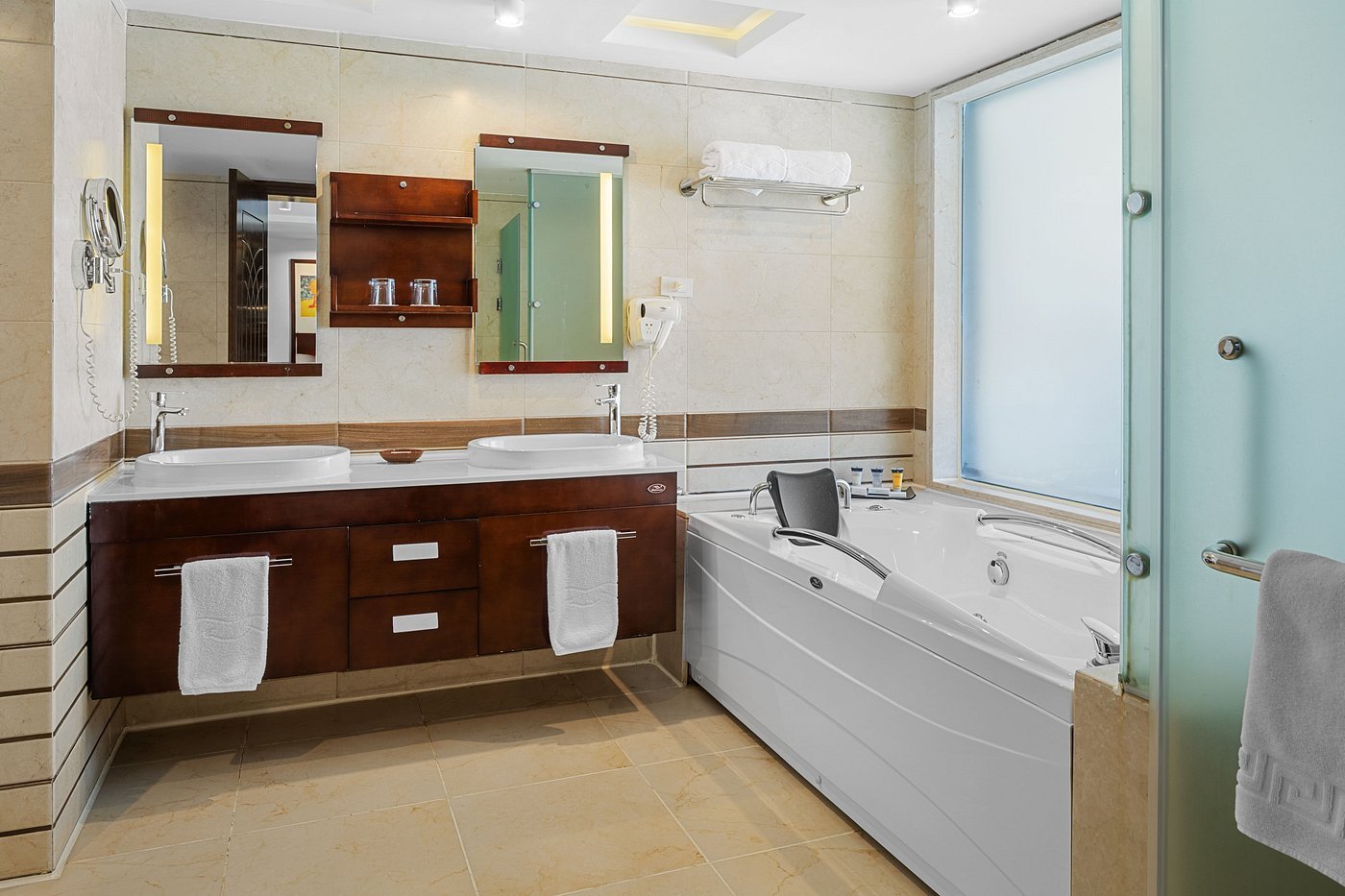 Double Standrad pool view pick Albatros white beach resort Egyptian rates